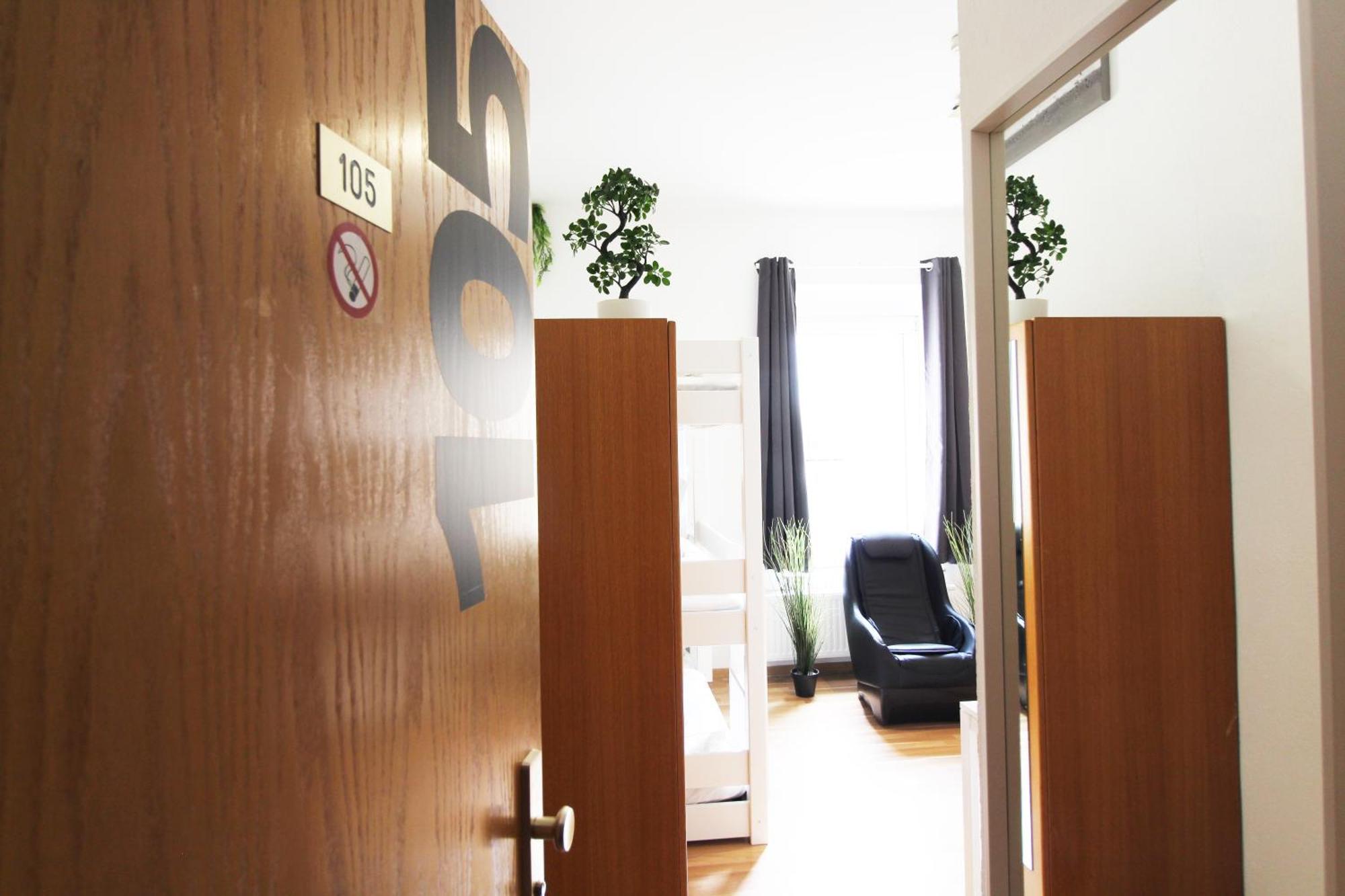 Hotel Ulm Zentrum - Komplettes Zimmer, Hochbett, Android Tv & Eigenem Bad - Perfekt Fuer Familien & Gruppen מראה חיצוני תמונה