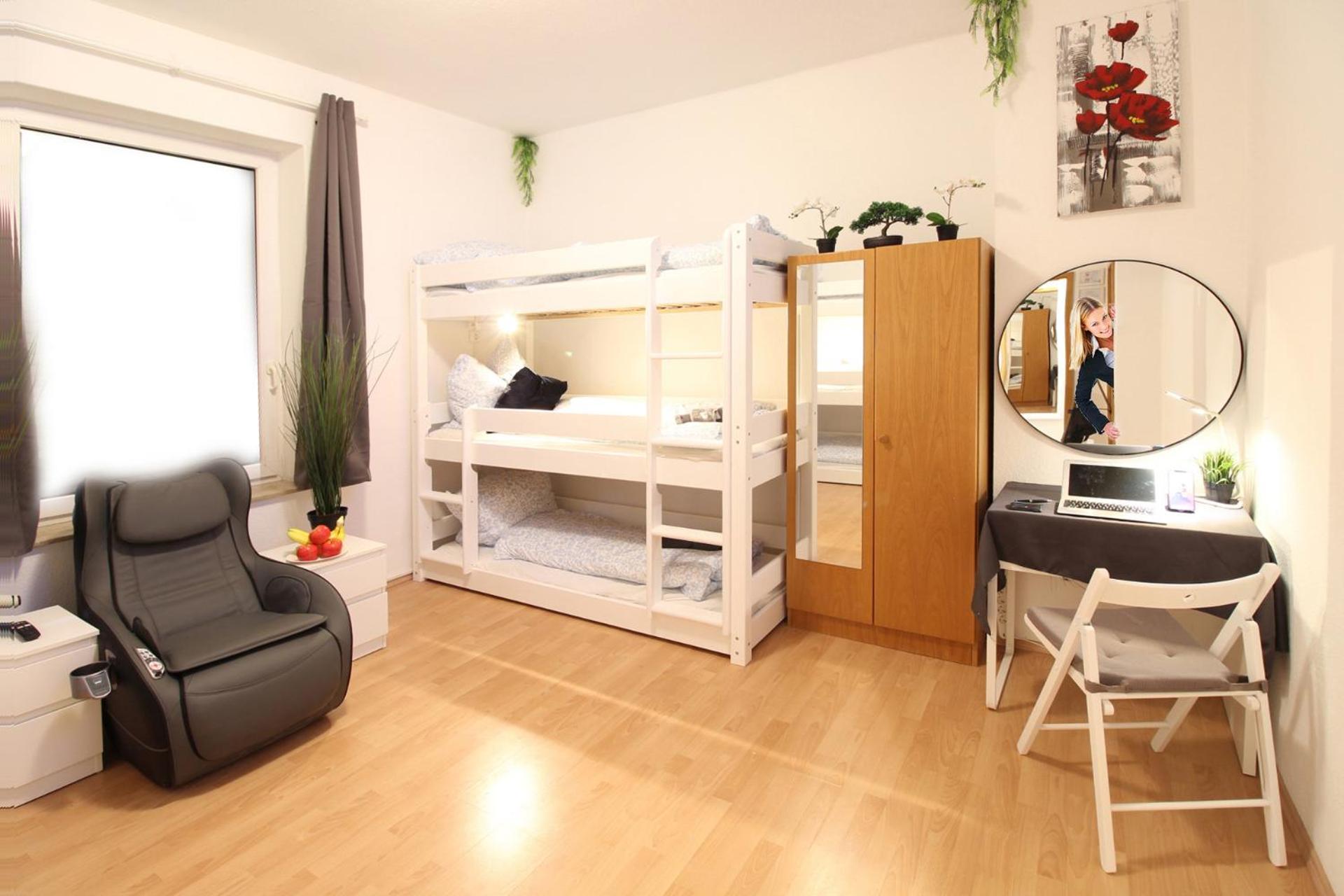 Hotel Ulm Zentrum - Komplettes Zimmer, Hochbett, Android Tv & Eigenem Bad - Perfekt Fuer Familien & Gruppen מראה חיצוני תמונה