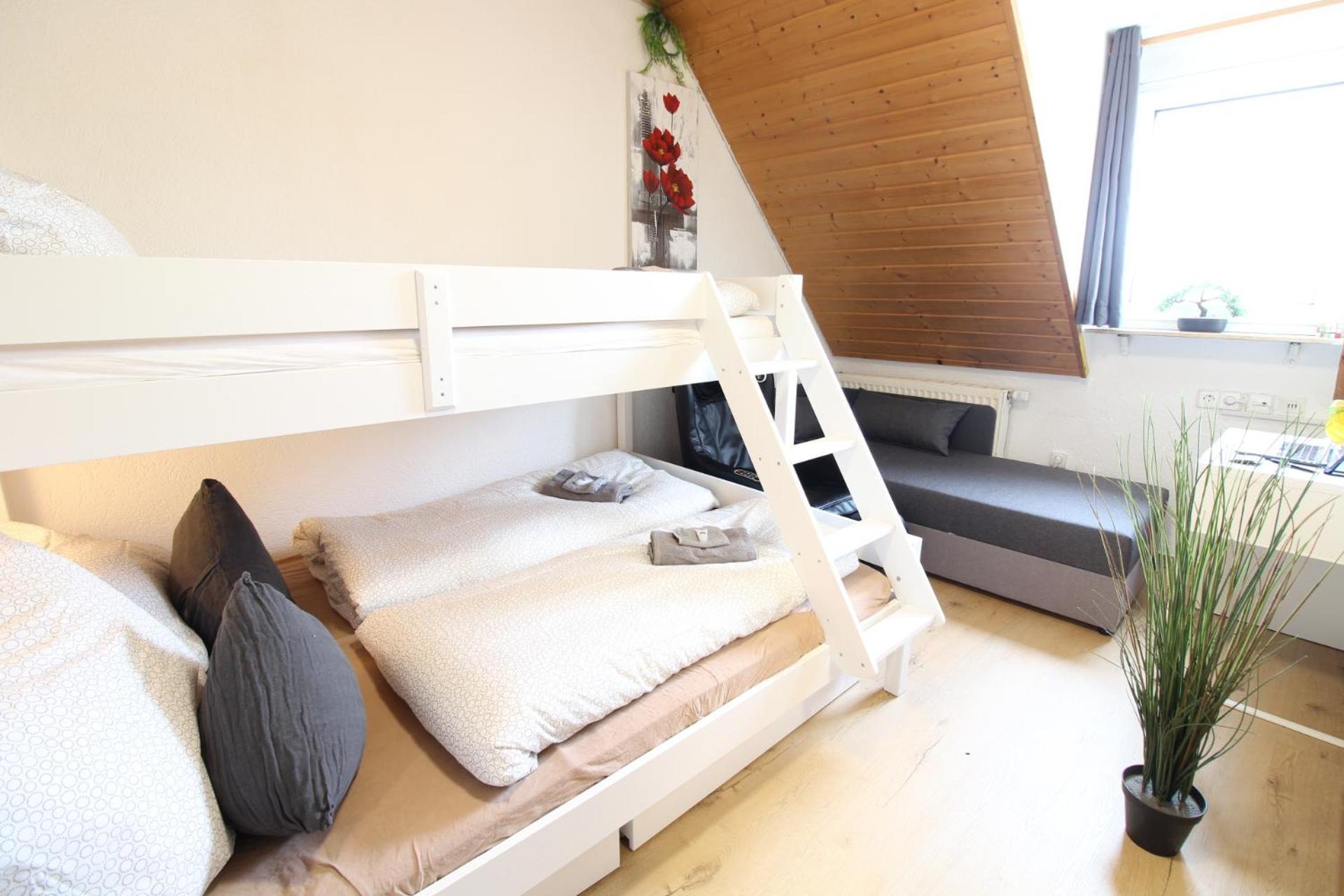 Hotel Ulm Zentrum - Komplettes Zimmer, Hochbett, Android Tv & Eigenem Bad - Perfekt Fuer Familien & Gruppen מראה חיצוני תמונה
