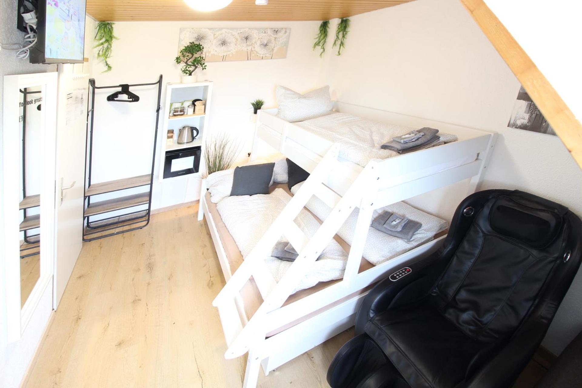 Hotel Ulm Zentrum - Komplettes Zimmer, Hochbett, Android Tv & Eigenem Bad - Perfekt Fuer Familien & Gruppen מראה חיצוני תמונה
